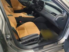 Lexus ES 200 Excellence Edition - ფოტო 8