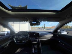 Hyundai Elantra 1.5L CVT Luxury - ფოტო 17