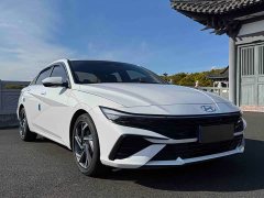 Hyundai Elantra 1.5L CVT Luxury - ფოტო 3