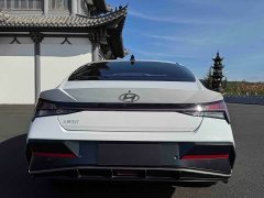 Hyundai Elantra 1.5L CVT Luxury - ფოტო 5