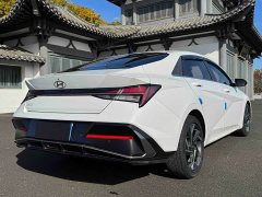 Hyundai Elantra 1.5L CVT Luxury - ფოტო 6