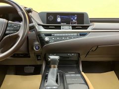 Lexus ES 2020 300h Premium Edition - ფოტო 14