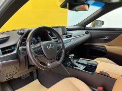 Lexus ES 2020 300h Premium Edition - ფოტო 4