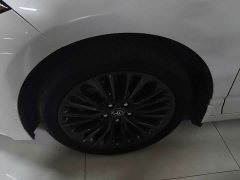 Toyota Avalon 2.0L XLE Premium Edition - ფოტო 11