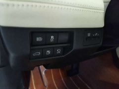 Toyota Avalon 2.0L XLE Premium Edition - ფოტო 16