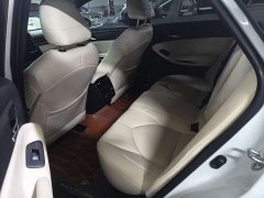 Toyota Avalon 2.0L XLE Premium Edition - ფოტო 19
