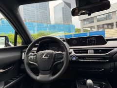 Lexus UX New Energy 2020 300e Pure Joy Edition - ფოტო 7