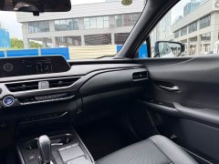 Lexus UX New Energy 2020 300e Pure Joy Edition - ფოტო 8