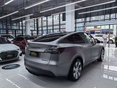 Tesla Model Y Standard Range RWD - ფოტო 11