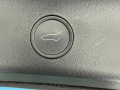 Tesla Model Y Long Range All-Wheel Drive - ფოტო 11