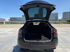 Tesla Model Y Long Range All-Wheel Drive - ფოტო 9