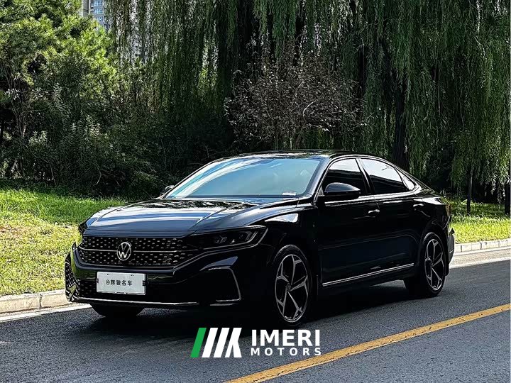 Volkswagen Passat Outstanding Edition 380TSI Starry Sky Dragon Ascendant Version