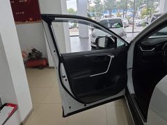 Toyota RAV4 2.0L CVT FWD Urban Edition - ფოტო 7