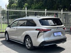 Toyota Sienna 2021 2.5L Hybrid Platinum Edition - ფოტო 4