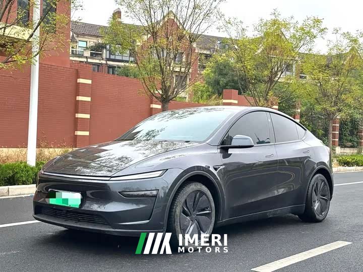 Tesla Model Y Long Range All-Wheel Drive