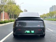 Tesla Model Y Long Range All-Wheel Drive - ფოტო 8