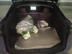 Tesla Model Y Rear-Wheel Drive - ფოტო 4