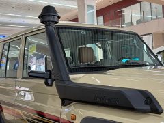 Toyota Land Cruiser (Imported) LC76 2.8T Diesel - ფოტო 13