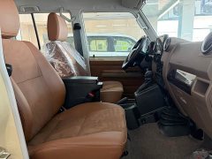 Toyota Land Cruiser (Imported) LC76 2.8T Diesel - ფოტო 18