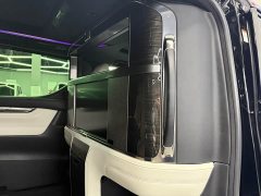 Lexus LM 2020 300h Four-Seat Royal Edition - ფოტო 14