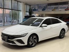 Hyundai Elantra 1.5L CVT Luxury - ფოტო 1