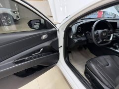Hyundai Elantra 1.5L CVT Luxury - ფოტო 8