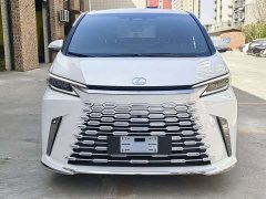 Lexus LM 350h Four-Seat Version - ფოტო 1