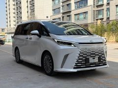 Lexus LM 350h Four-Seat Version - ფოტო 3