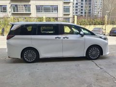 Lexus LM 350h Four-Seat Version - ფოტო 4