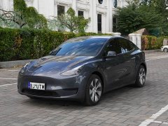 Tesla Model Y Rear-Wheel Drive - ფოტო 1