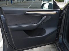 Tesla Model Y Rear-Wheel Drive - ფოტო 12