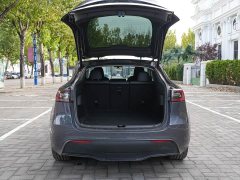 Tesla Model Y Rear-Wheel Drive - ფოტო 17
