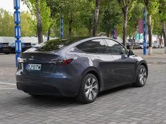 Tesla Model Y Rear-Wheel Drive - ფოტო 5