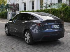 Tesla Model Y Rear-Wheel Drive - ფოტო 7