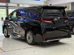 Toyota Vellfire Crown Hybrid 2.5L Ink Gold Executive Edition - ფოტო 4