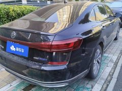 Volkswagen Passat Plug-in Hybrid 430PHEV Hybrid Luxury Edition - ფოტო 3
