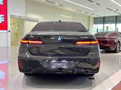 BMW i7 xDrive60L M Sport Package - ფოტო 10