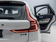 Volvo XC60 B5 AWD Smart Luxury Edition - ფოტო 14