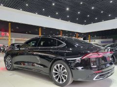 Lincoln Z 2.0T Premier - ფოტო 9