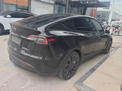 Tesla Model Y Performance All-Wheel Drive - ფოტო 3