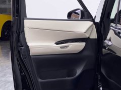 Lexus LM 2023 500h Four-Seat Royal Edition - ფოტო 9