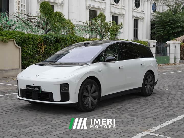 Li Auto i8 Standard Edition - ავტომობილი ჩინეთიდან