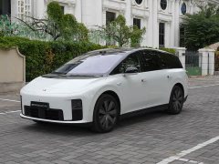 Li Auto i8 Standard Edition - ფოტო 1