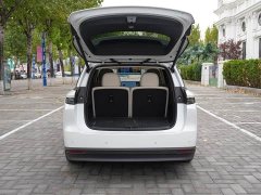 Li Auto i8 Standard Edition - ფოტო 19
