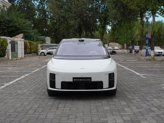 Li Auto i8 Standard Edition - ფოტო 2