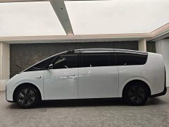 Li Auto MEGA Home Family Edition - ფოტო 3