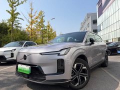 Volvo XC70 Plug-in Hybrid 2026 AWD Extended Range Core - ფოტო 1