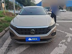 Volkswagen Passat 330TSI Luxury - ფოტო 2