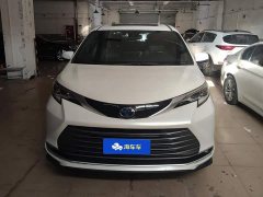 Toyota Sienna 2021 2.5L Hybrid Premium Edition - ფოტო 2