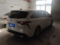 Toyota Sienna 2021 2.5L Hybrid Premium Edition - ფოტო 3